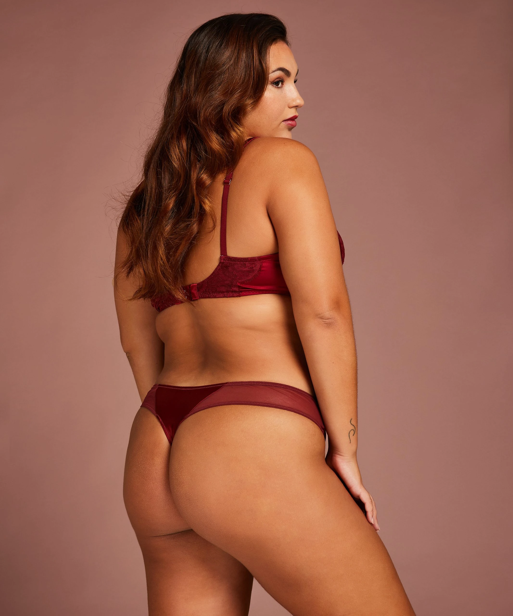 Vorgeformter Bügel-BH Hannako Vorgeformter Bügel-BH Hannako -hunkemoller shop 195505 13 scaled